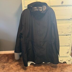 Lands' End Women’s Black Rain Jacket. Size 3x, NWT.